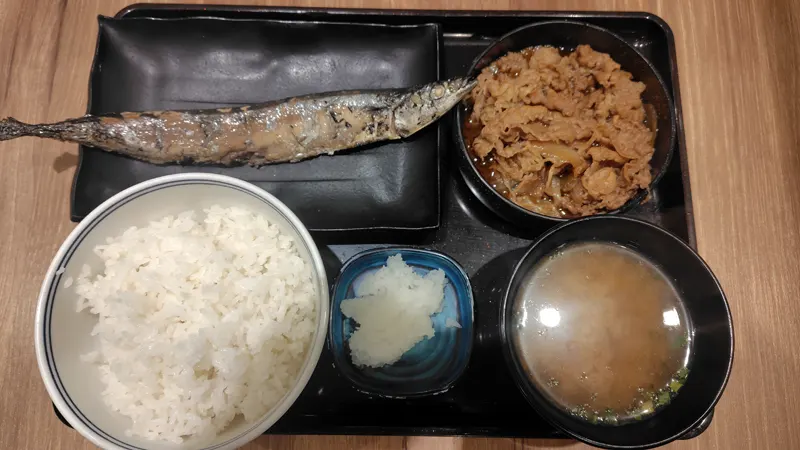 吉野家の牛さんま定食